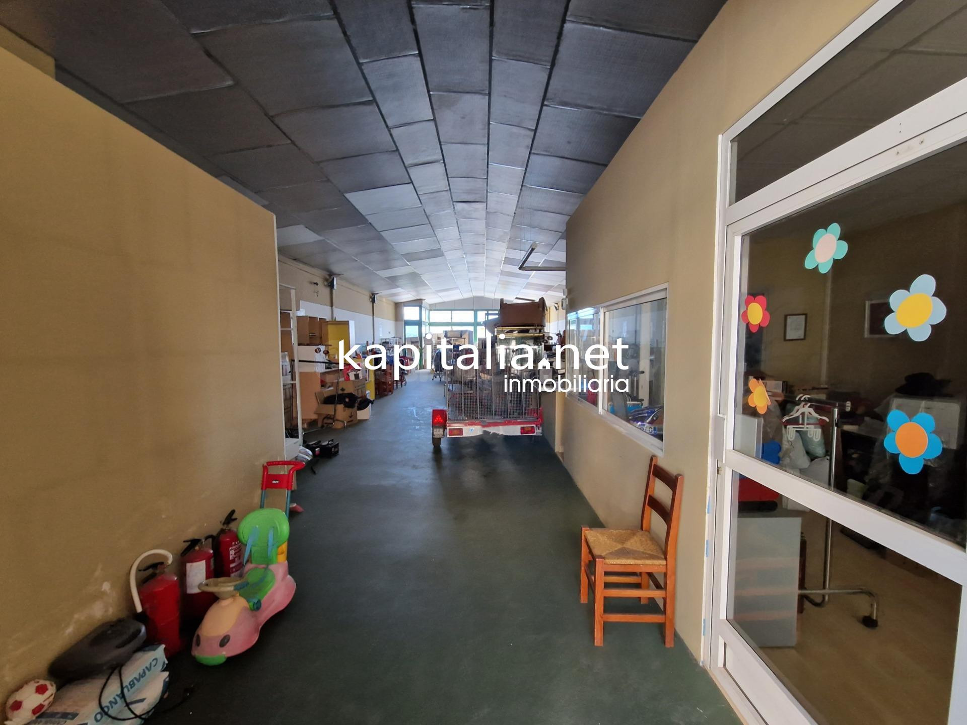 Nave comercial en venta en poligono Gormaig de cocentaina - foto 2