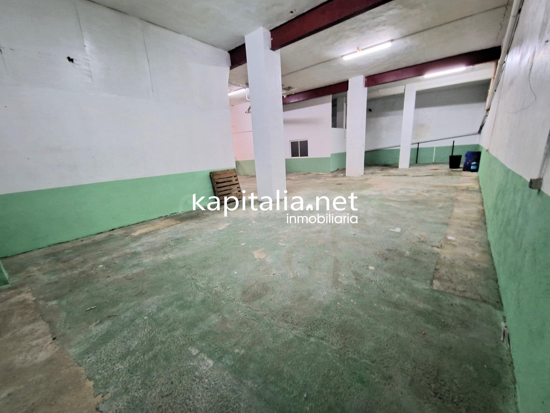 Venta o alquiler de nave o gran local comercial en Olleria - foto 5