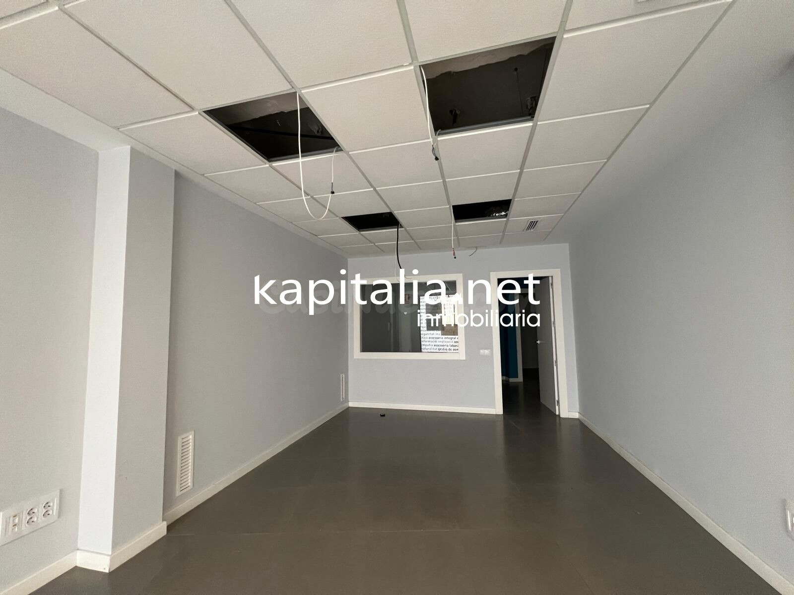 Local comercial en Ontinyent , zona San Rafael .