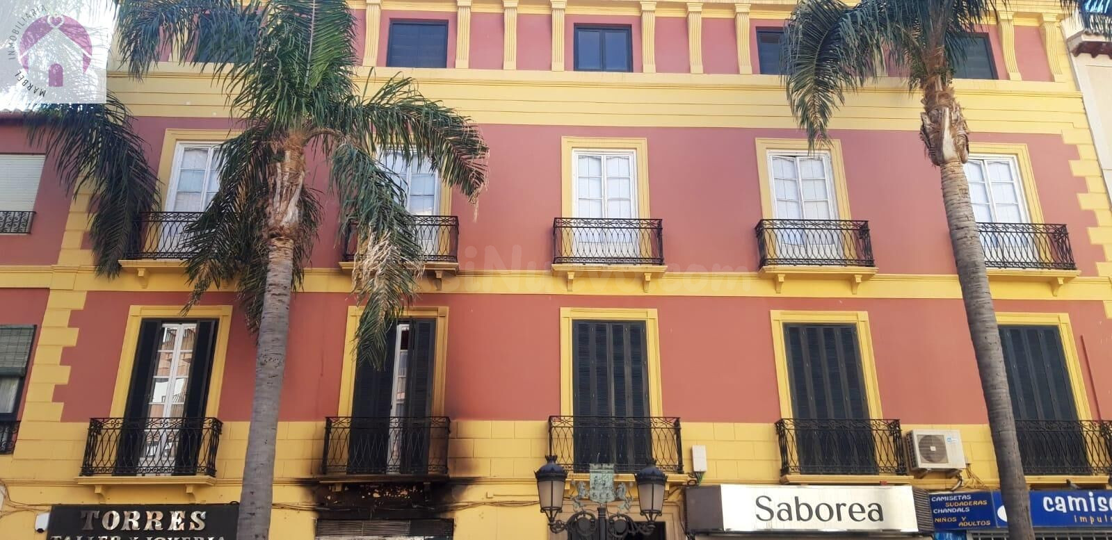 EDIFICIO CON VARIOS PISOS EN EL CENTRO DE ALMUÑECAR (IDEAL INVERSORES)