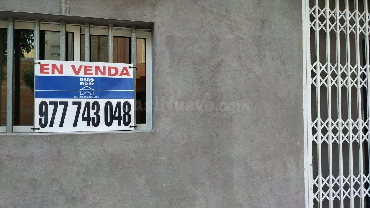 ¡OPORTUNIDAD! Local comercial reformado en la Ràpita de 84 m