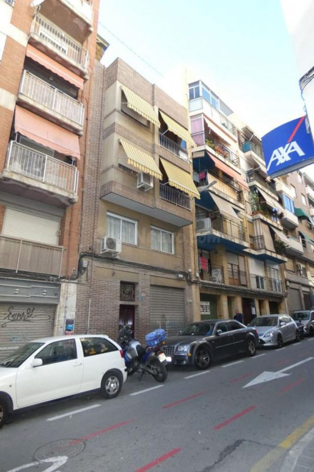 VENTA DE PISO + LOCAL - foto 4