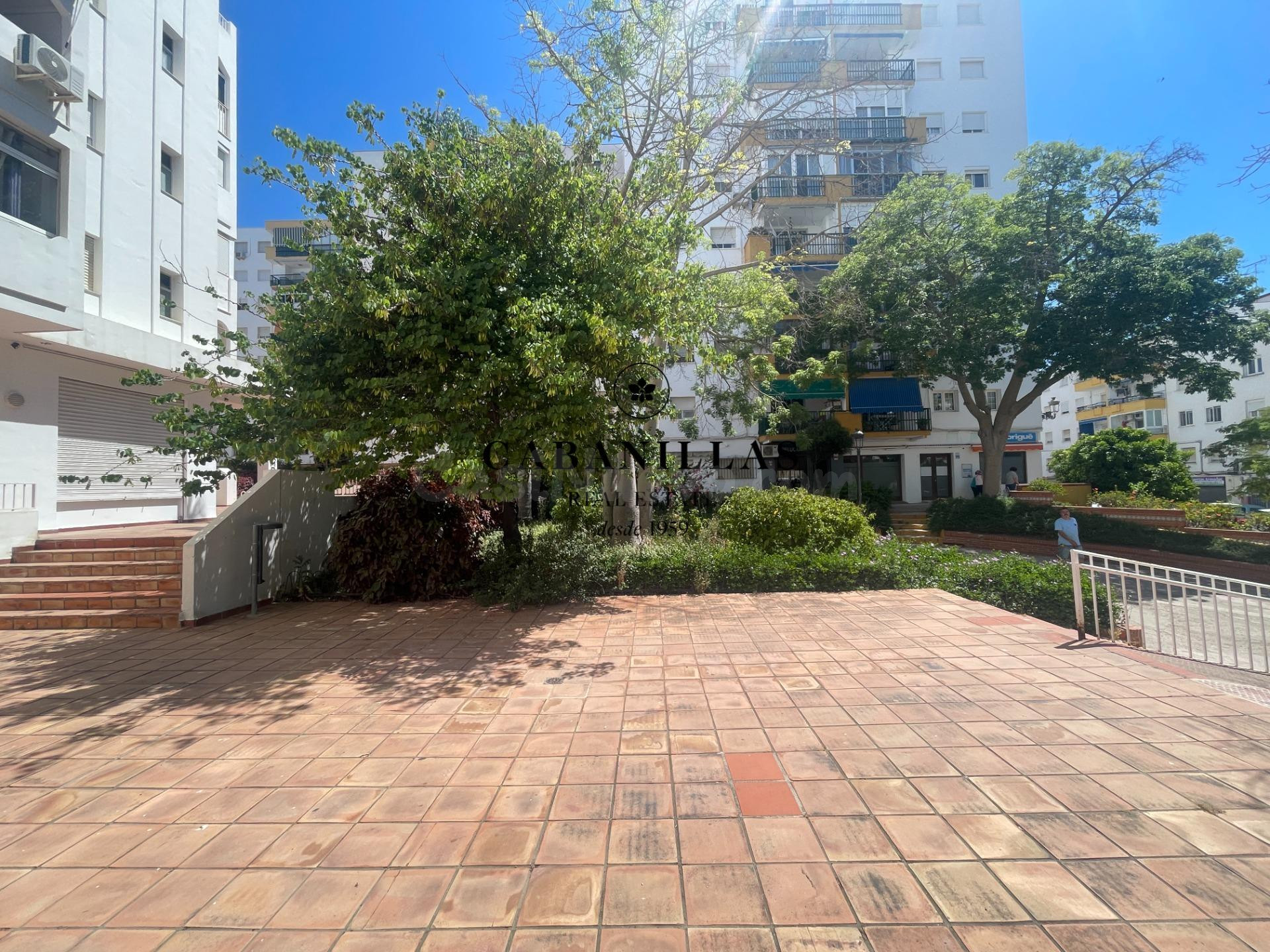 Local comercial en venta en Estepona | CABANILLAS REAL ESTATE
