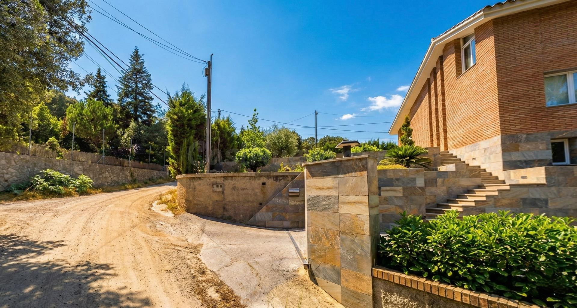 ATENCIÓN INVERSORES, CASA OCUPADA POR PERSONA SIN JUSTO TÍTU - foto 4
