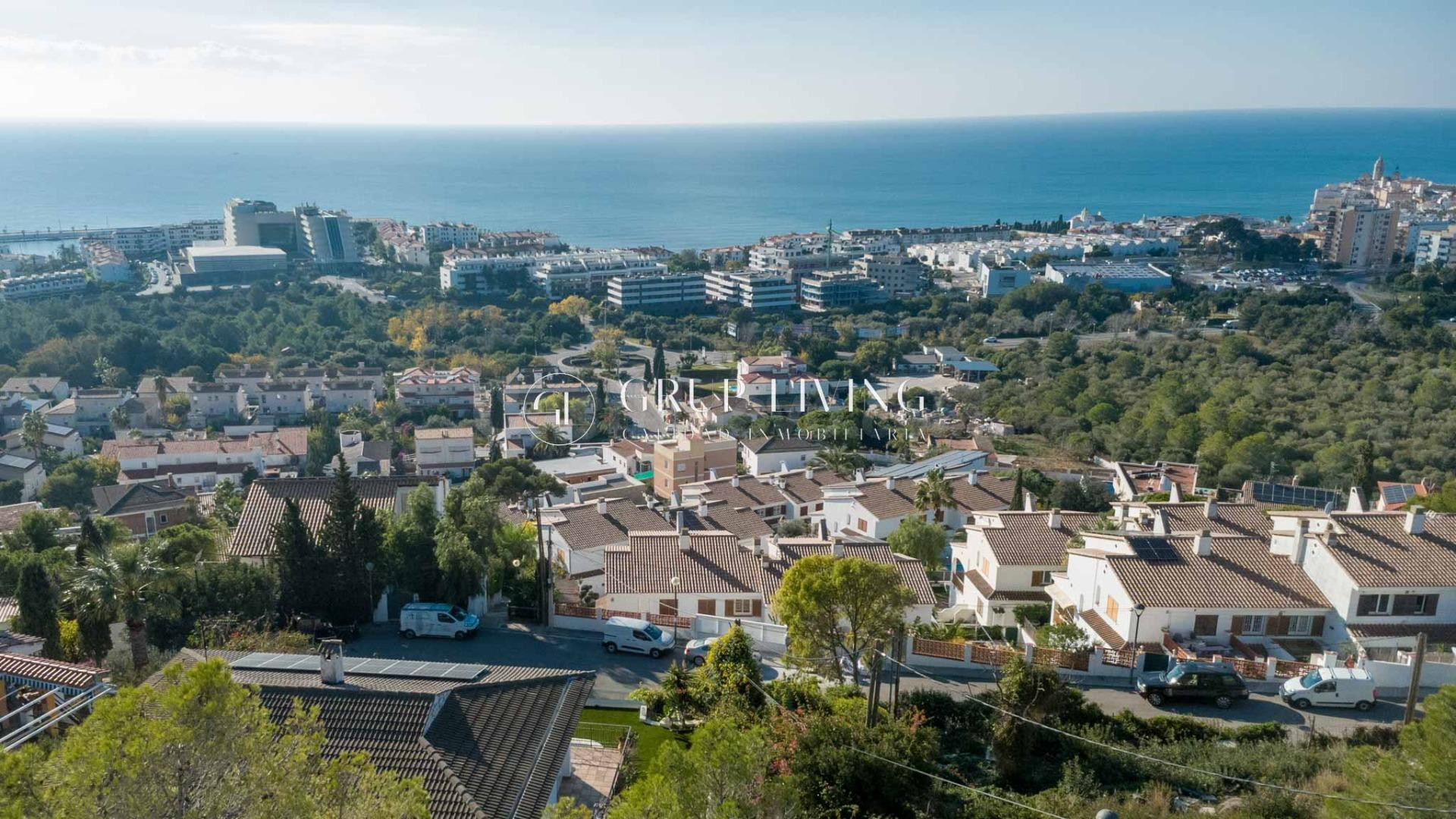 EXCEPCIONAL VILLA CON ESPECTACULARES VISTAS PANORÁMICAS AL M - foto 2