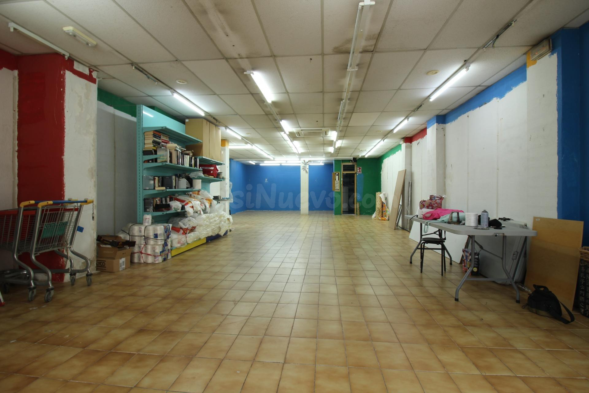 Local Comercial 245 m2 a menos de 50 m. del Mercado Municipal de Vilanova - foto 4
