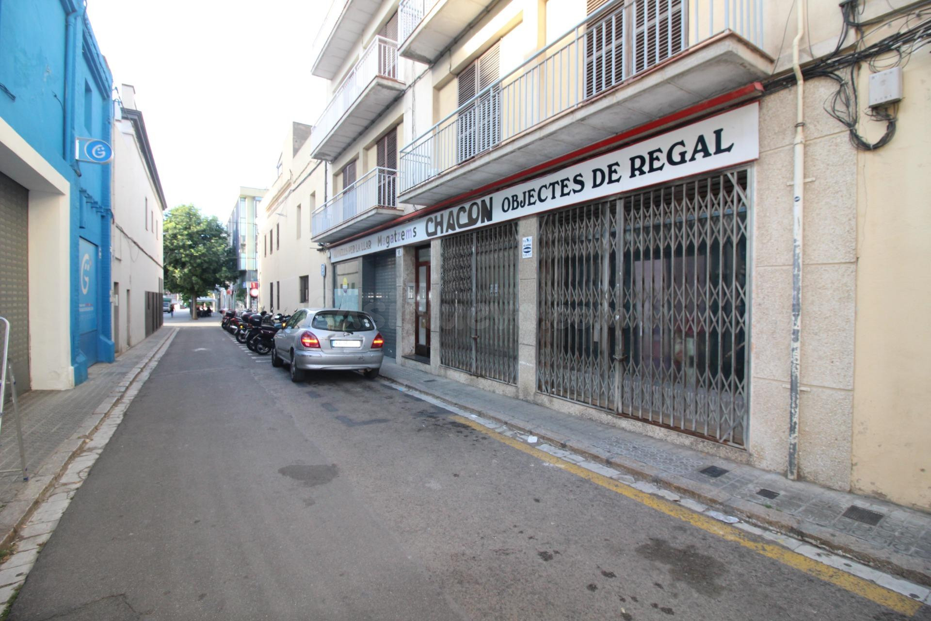 Local Comercial 125 m2 a menos de 50 m. del Mercado Municipal de Vilanova - foto 2