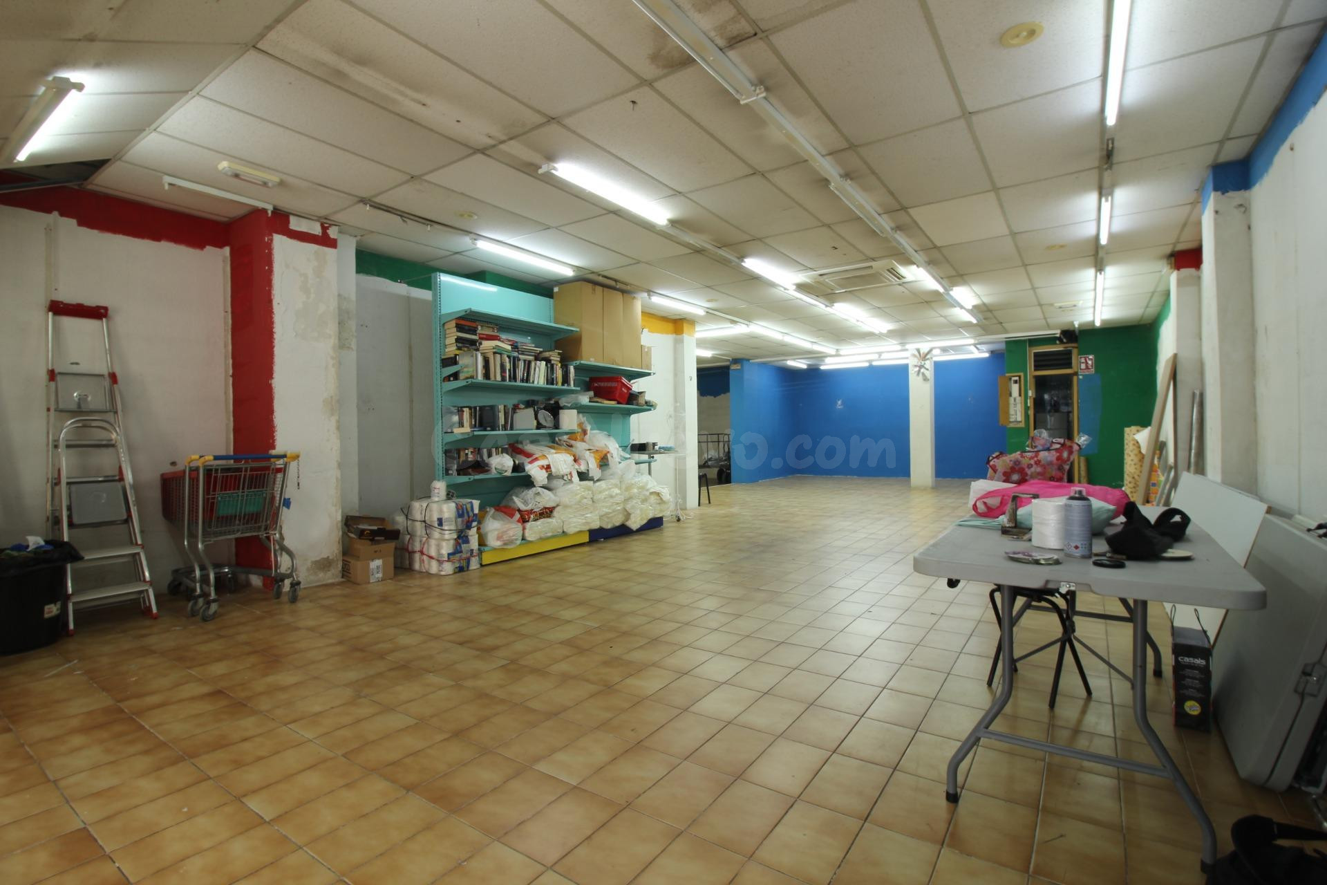 Local Comercial 125 m2 a menos de 50 m. del Mercado Municipal de Vilanova - foto 5
