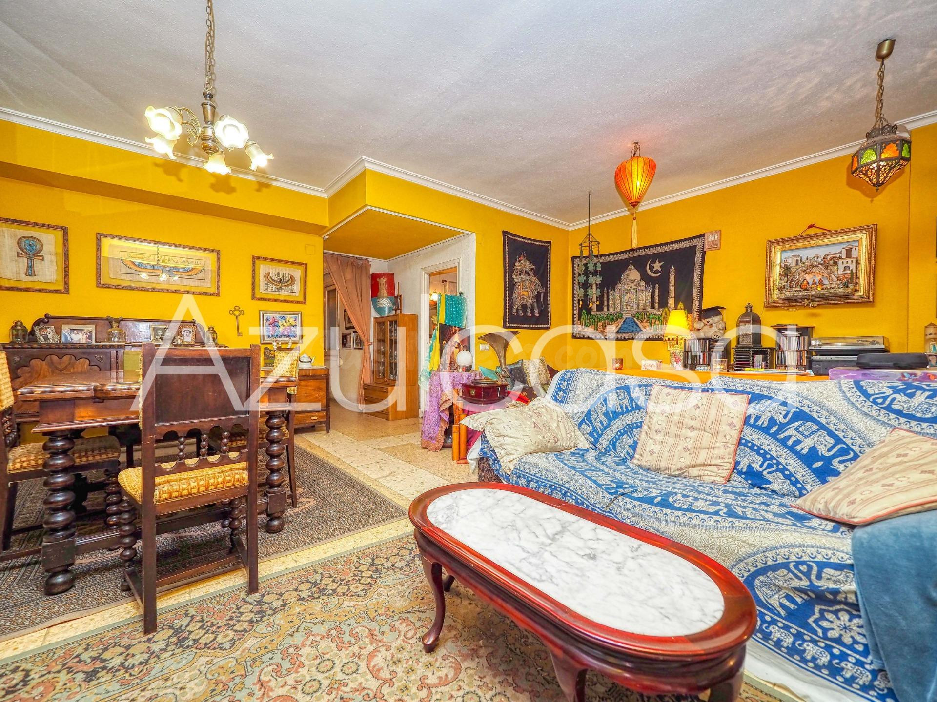 Estupendo piso en venta de 3 dormitorios y 2 baños con patio - foto 3