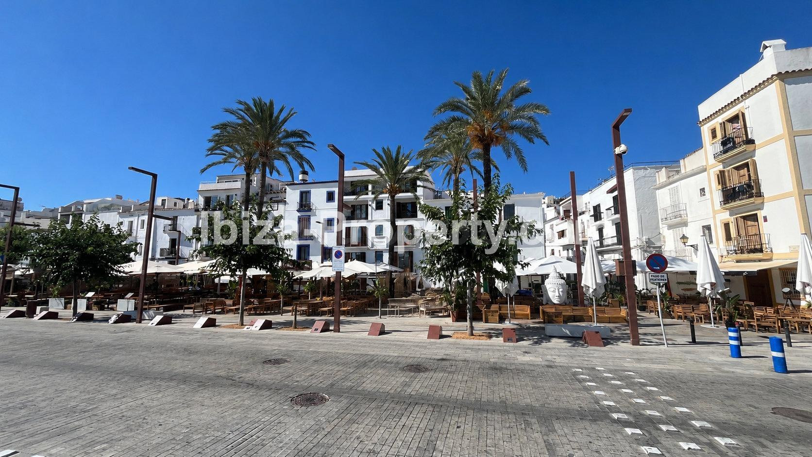 VENTA - LOCAL COMERCIAL en venta en primera línea del puerto
