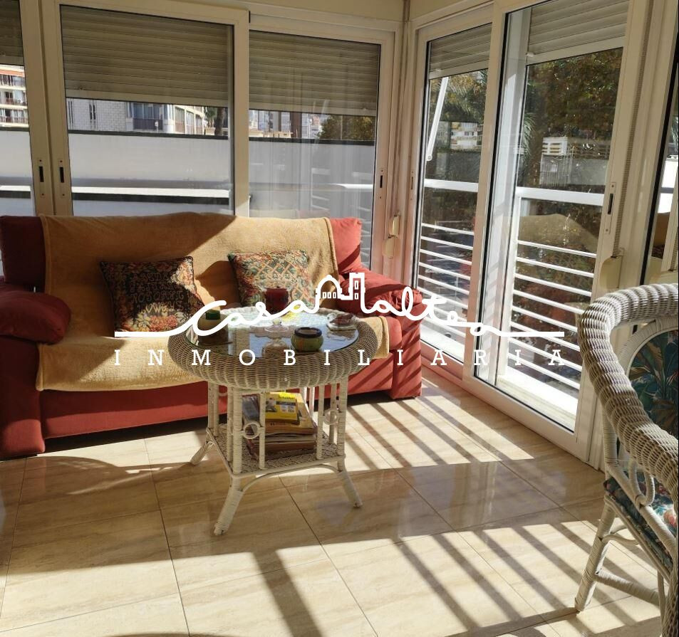 Se vende precioso apartamento en 2ª línea de playa Levante, Benidorm