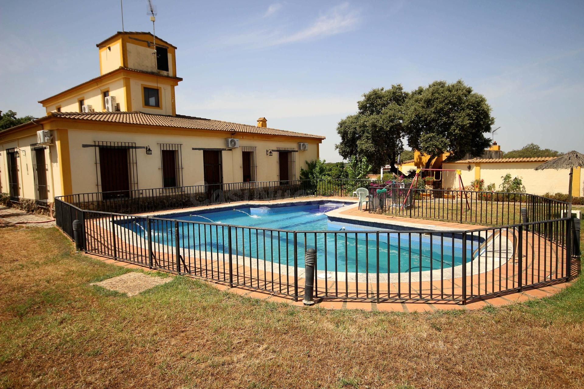 Exclusiva finca en venta con explotación agrícola y vvda. de - foto 2