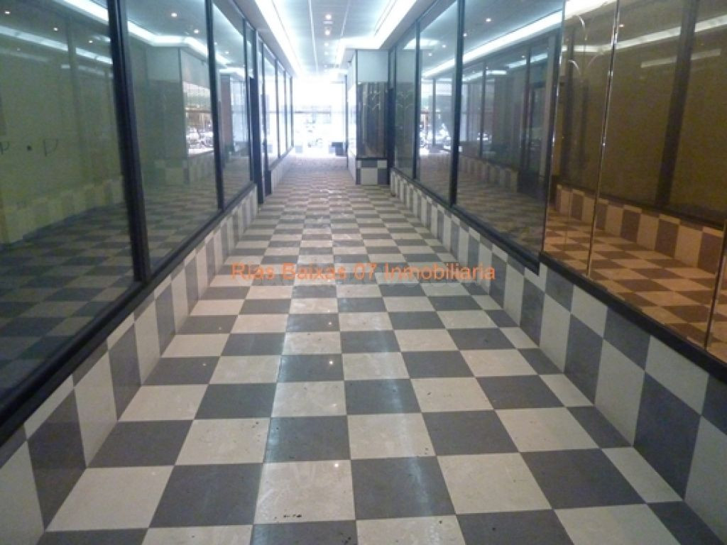 REF 3097 BAJO COMERCIAL 280 M2 EN VIGO