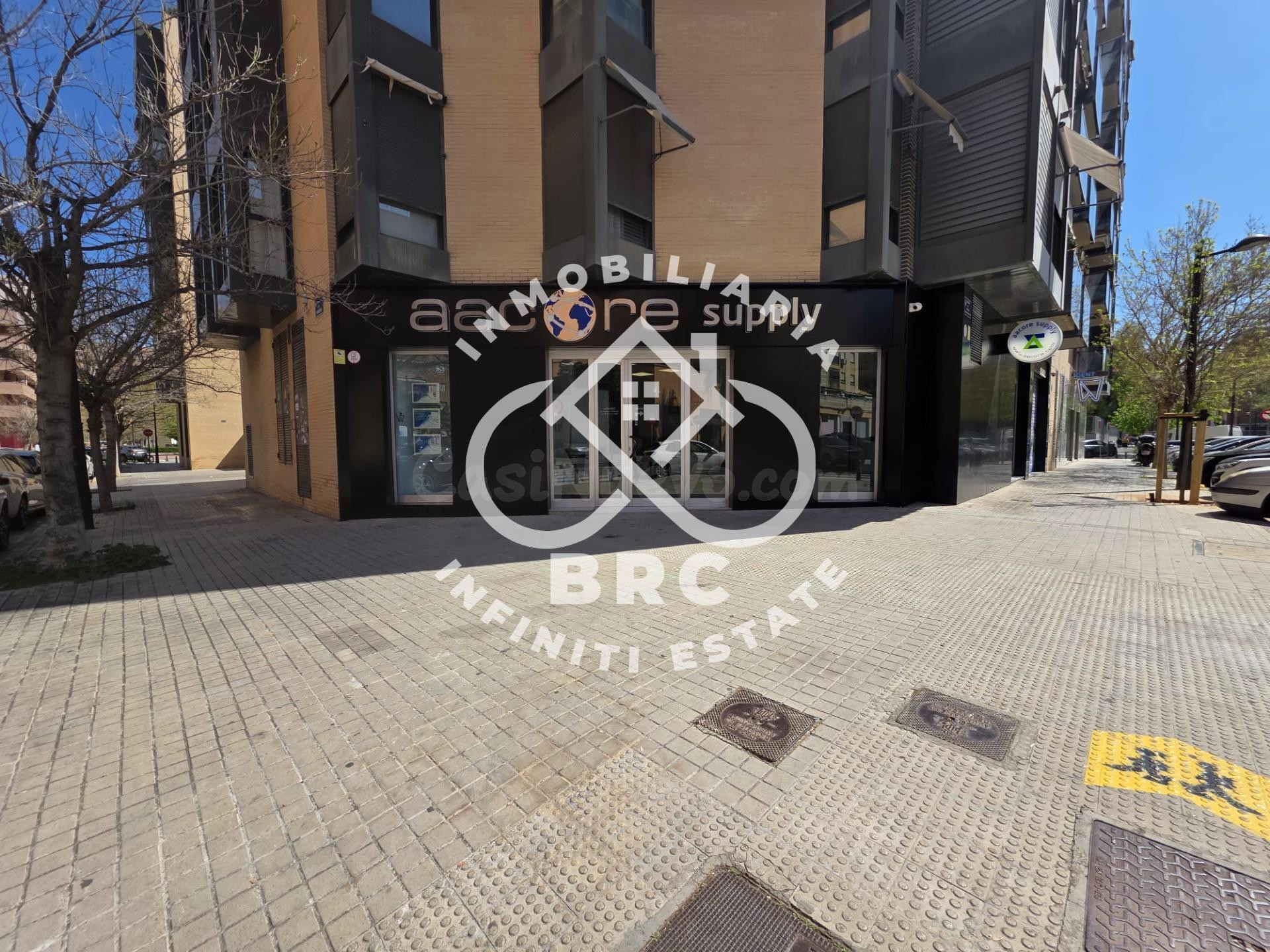 Local Comercial Esquinero en Benimaclet