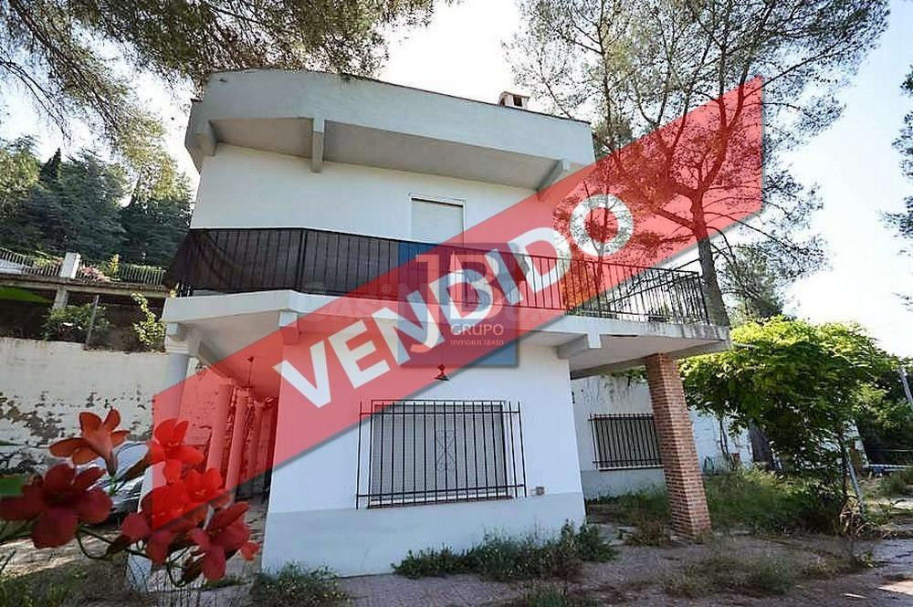 Chalet económico para reformar en Xàtiva.