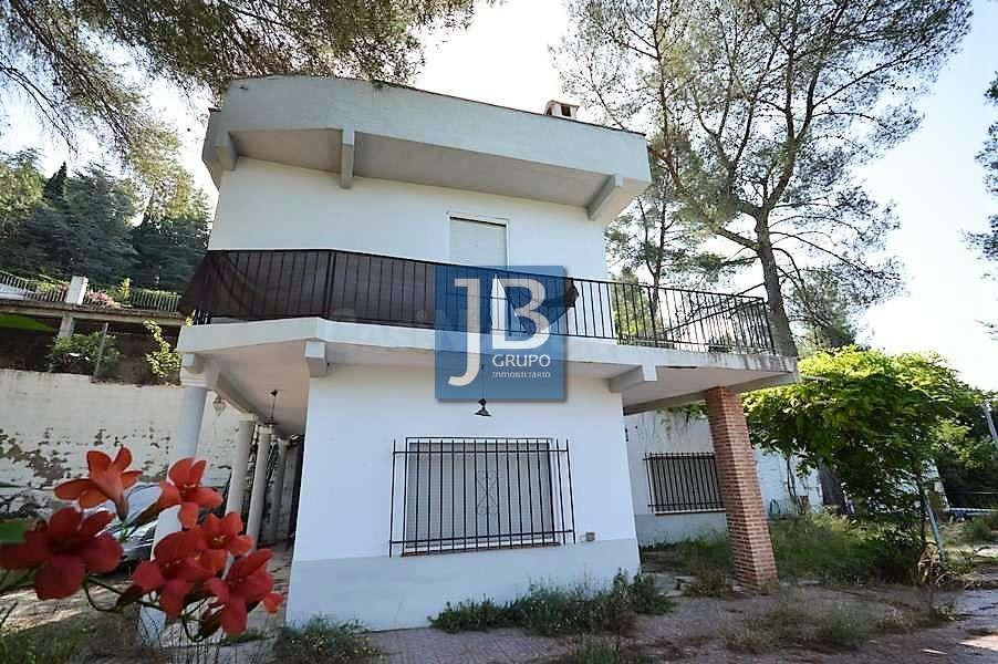 Chalet económico para reformar en Xàtiva. - foto 2
