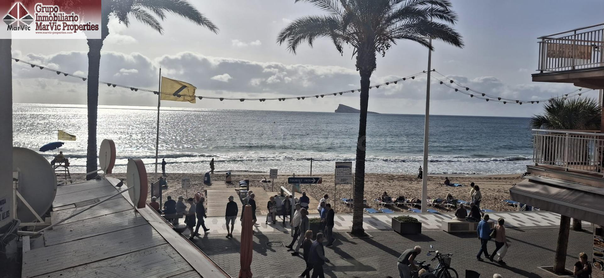 Impresionante Piso Reformado en Primera Línea de Playa - Benidorm