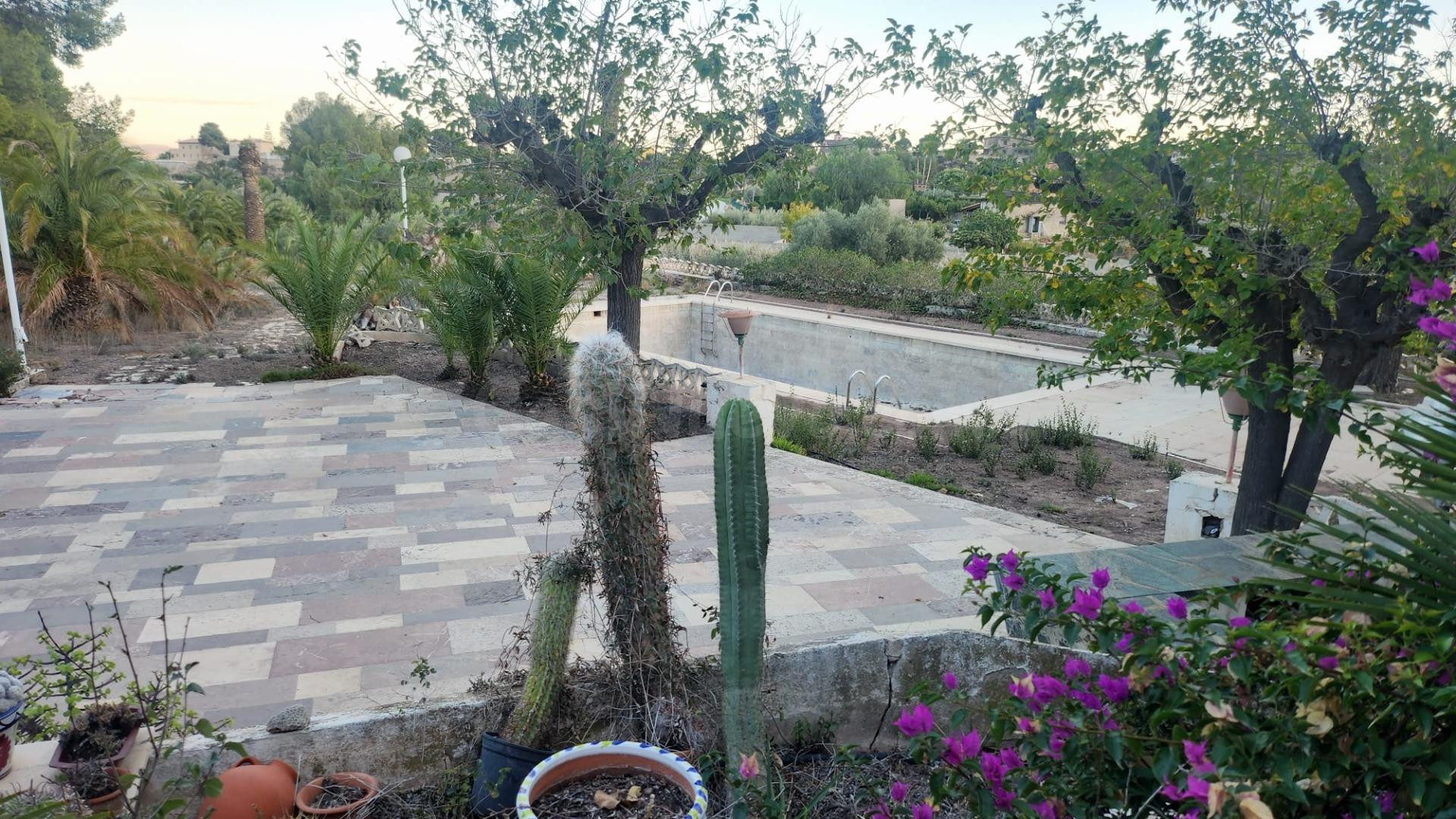 CHALET EN NOVELDA