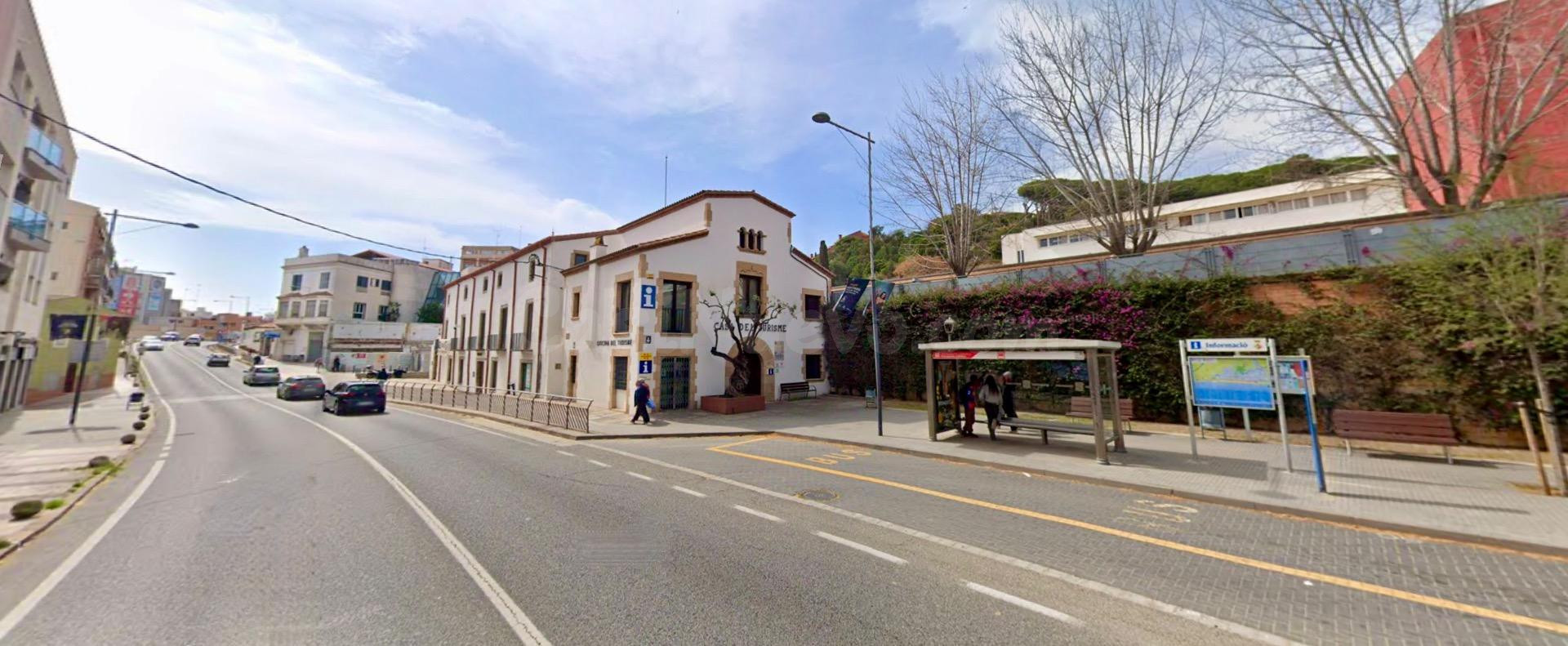 TERRENO URBANO EN VENTA EN CALELLA CON PROYECTO PARA 46 VIVI
