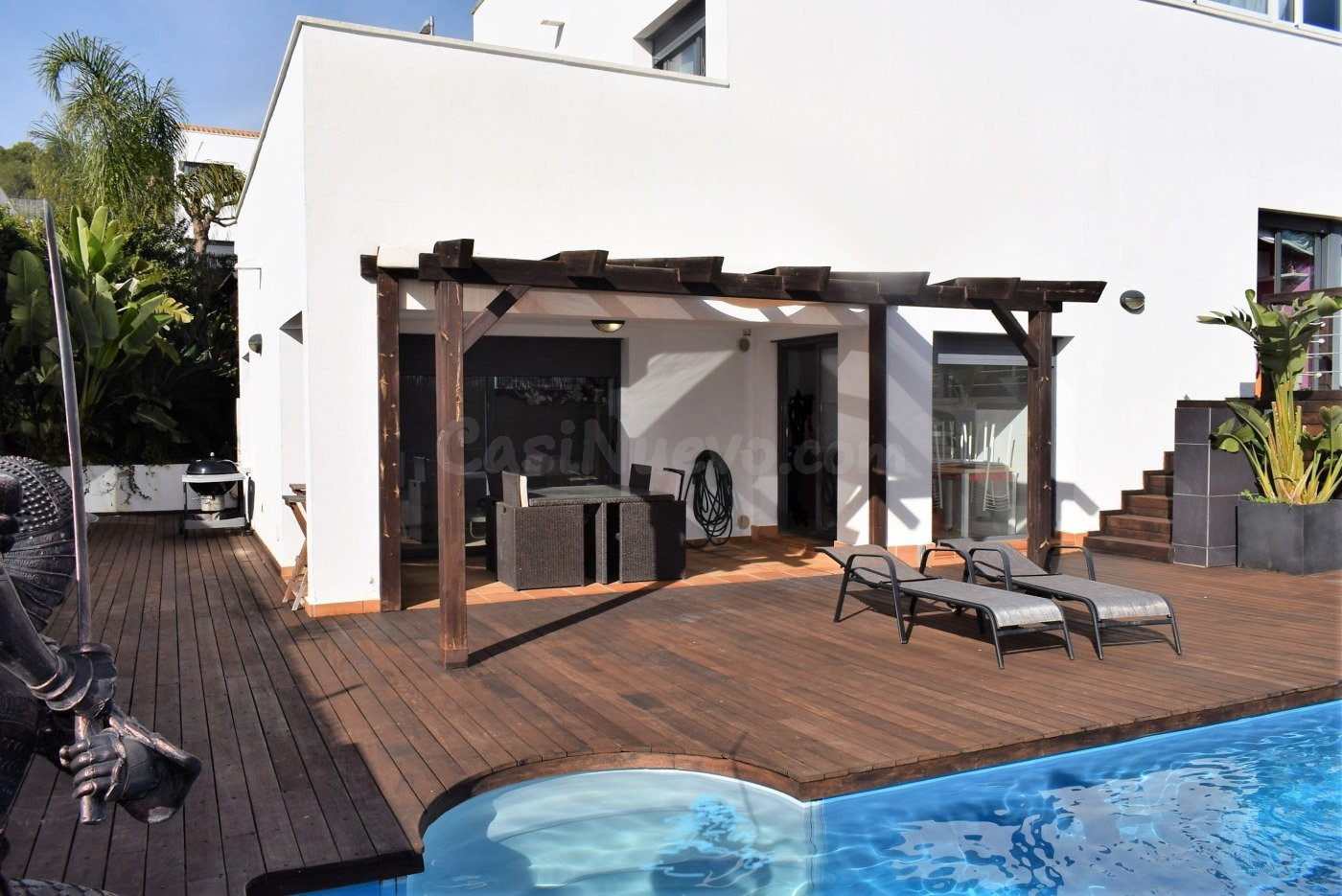 Espectaculares vistas al mar jardin y piscina privada