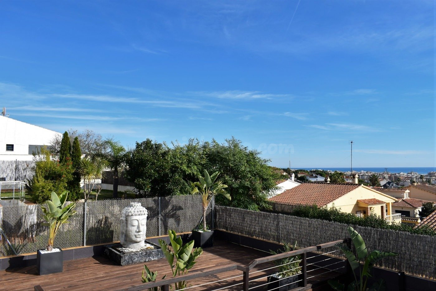 Espectaculares vistas al mar jardin y piscina privada - foto 4