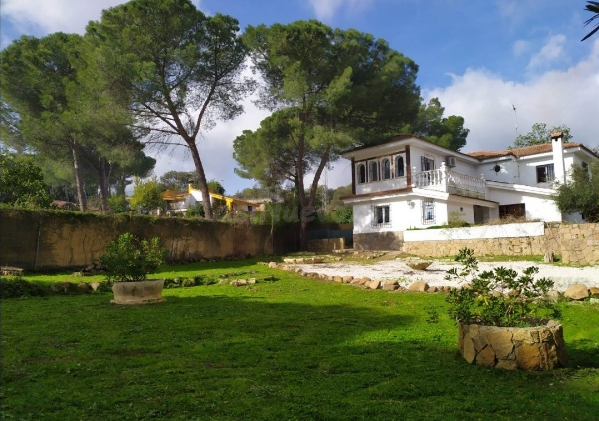 MAGNÍFICO CHALET CON LICENCIA TURÍSTICA EN LAS JARAS, CÓRDOBA