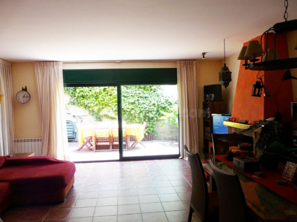 CASA UNFAMILIAR EN VENTA