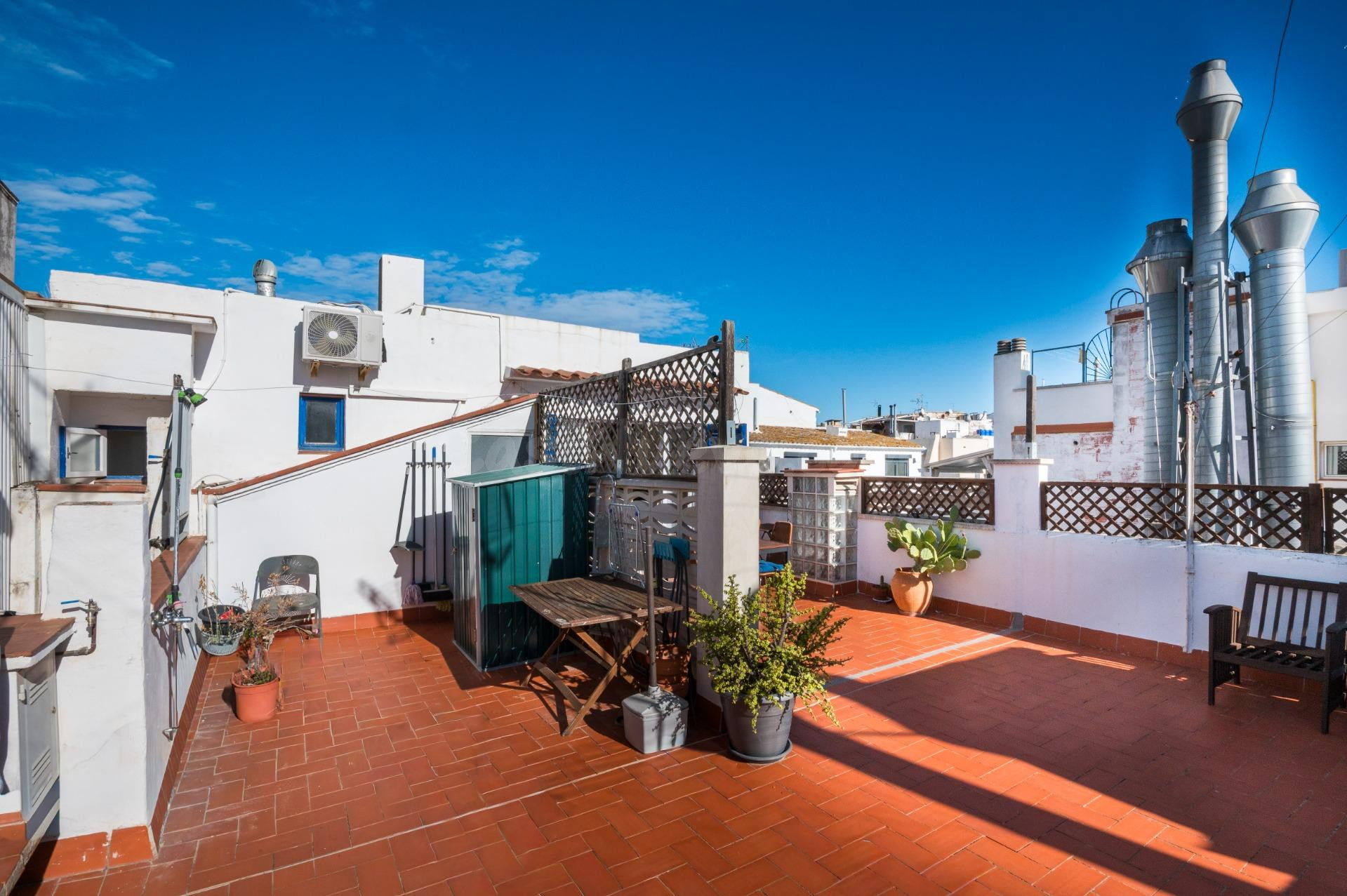 ESTUDIO con Gran Terraza en el Corazón de Sitges - foto 3