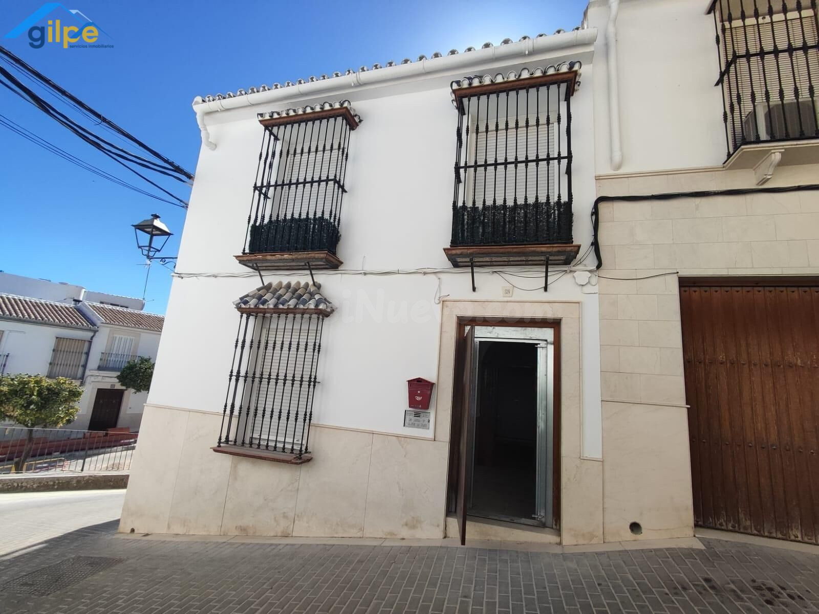 GRAN CASA EN ESTEPA EN UNA MUY BUENA ZONA.