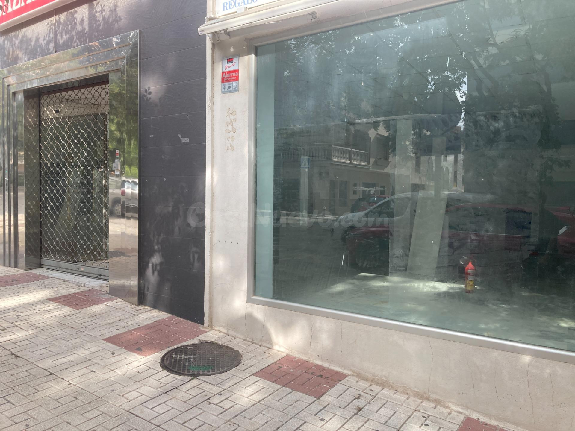 Local comercial en venta en Estepona | CABANILLAS REAL ESTAT - foto 2