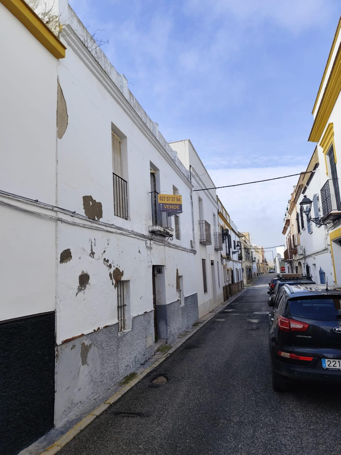CASA PARA DERRIBAR EN MARCHENA CON SALIDA POR AMBAS CALLES.