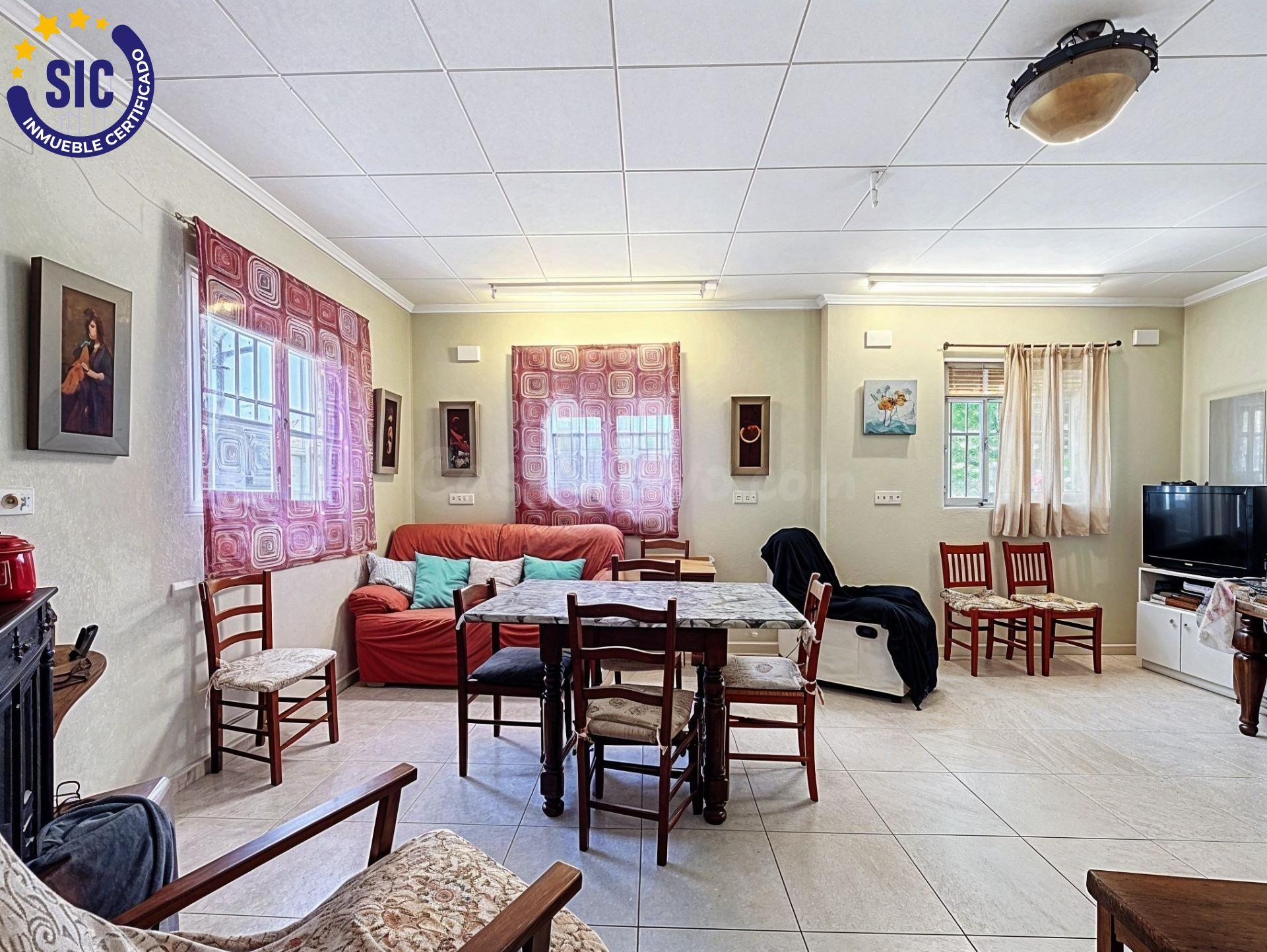 Activo Inmobiliario con Gran Superficie y Múltiples Posibili - foto 3
