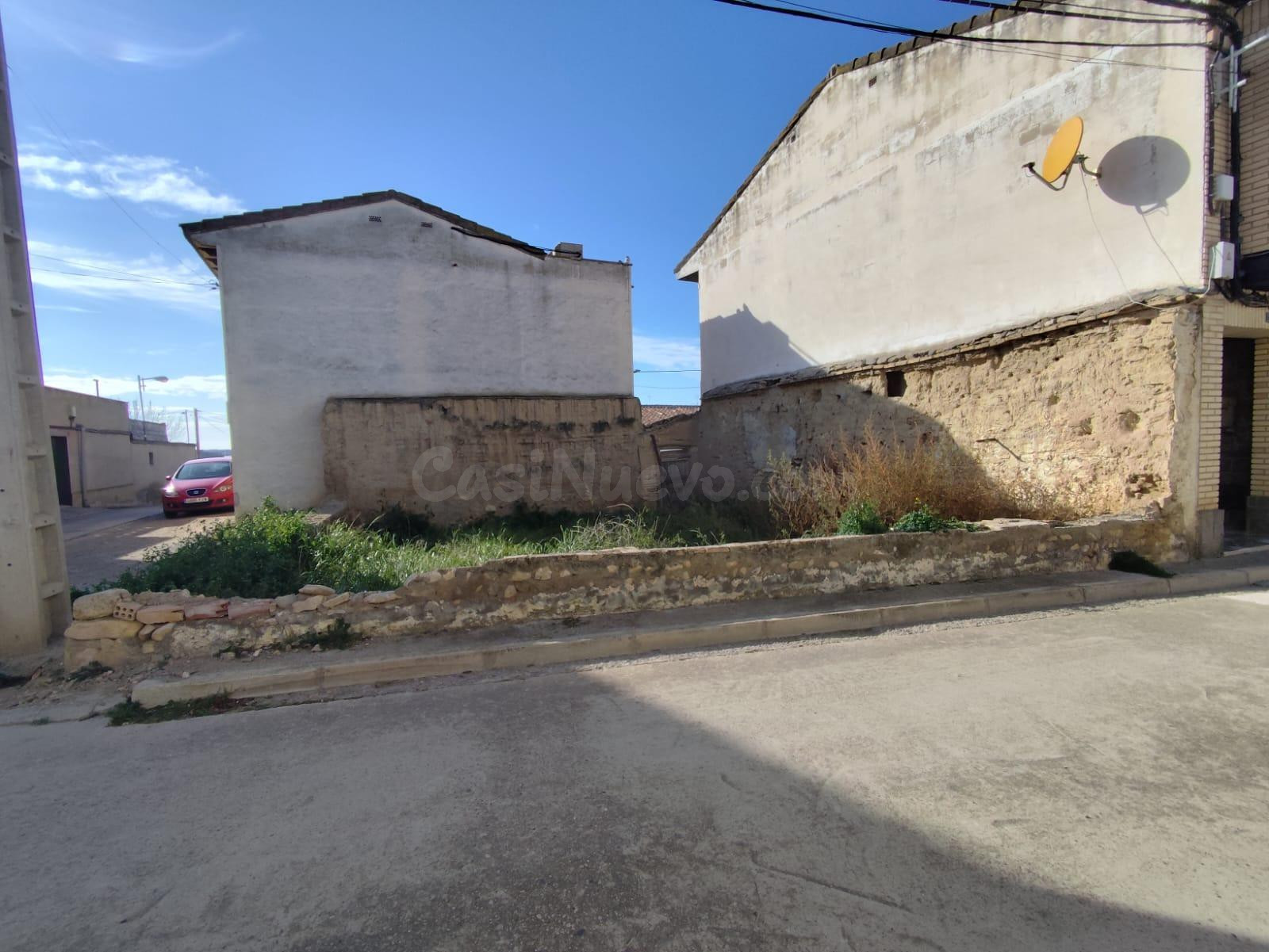 TERRENO URBANO DE 77 M2 ÚTILES EN SAN MATEO DE GALLEGO - ZAR