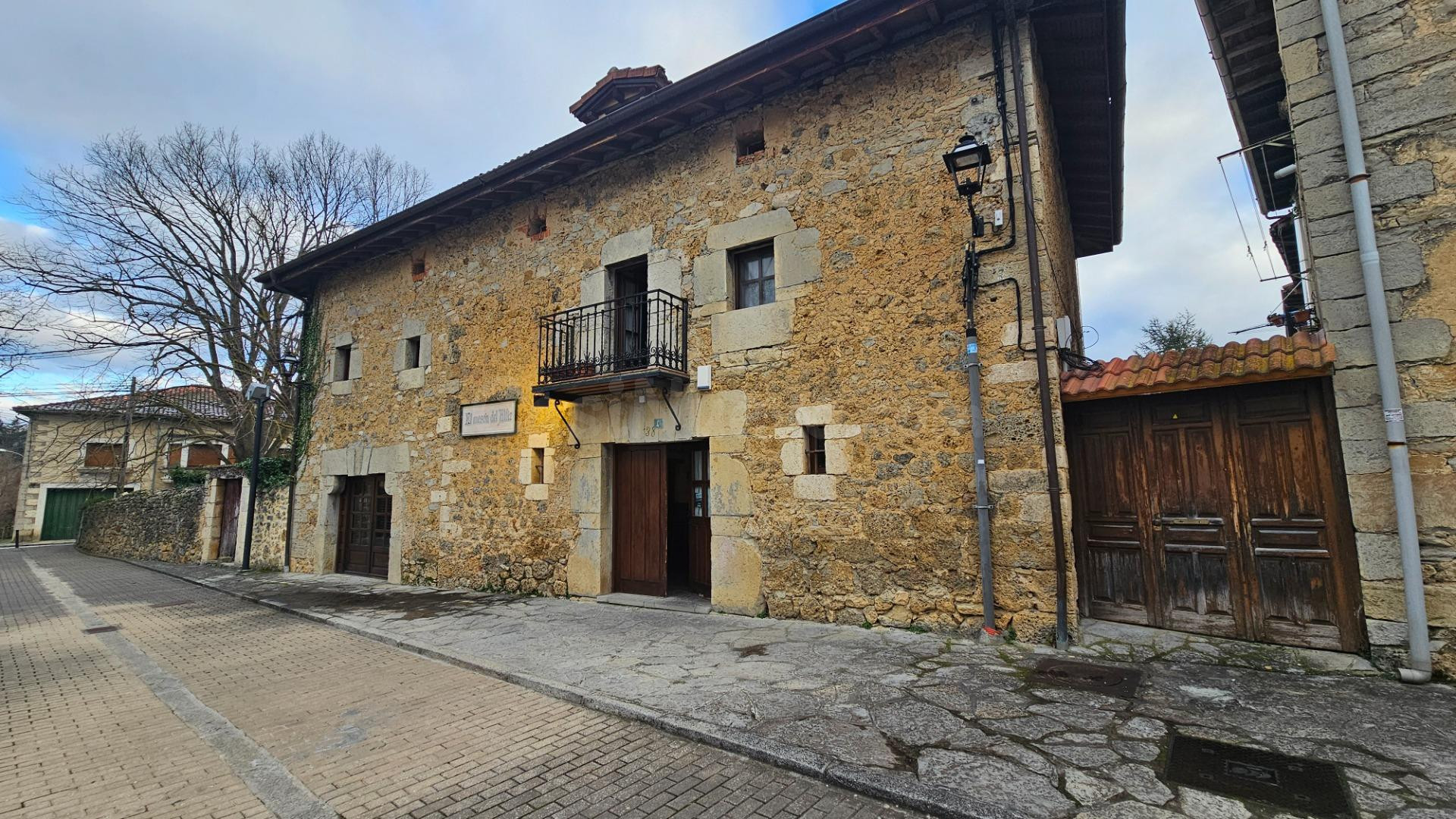 CASA DE PIEDRA CON JARDÍN EN EL CASCO HISTÓRICO DE VILLASANA - foto 3