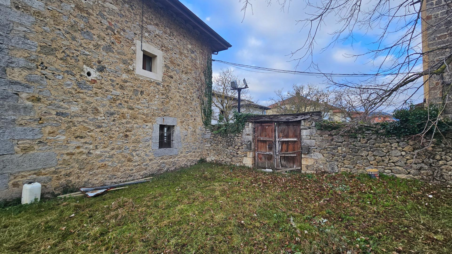 CASA DE PIEDRA CON JARDÍN EN EL CASCO HISTÓRICO DE VILLASANA - foto 5