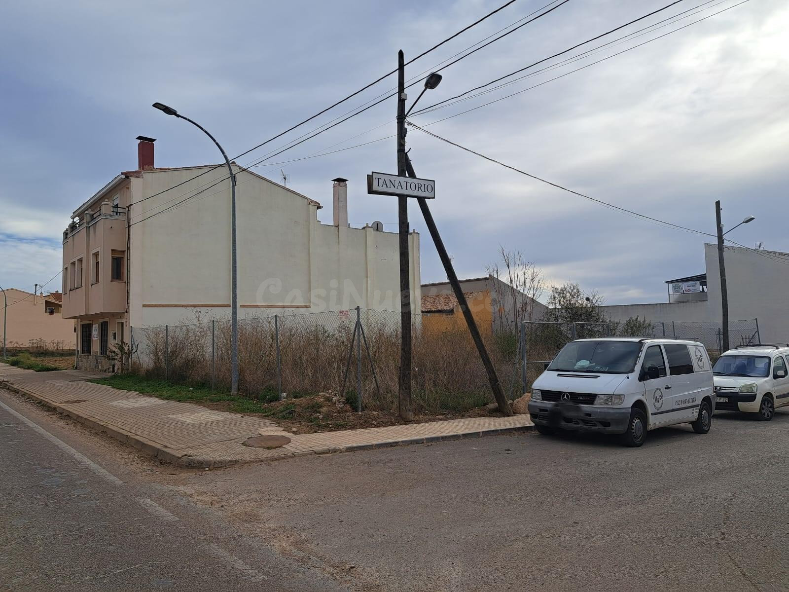Solar urbano en esquina de 346 m2 en San Antonio de Requena - foto 2
