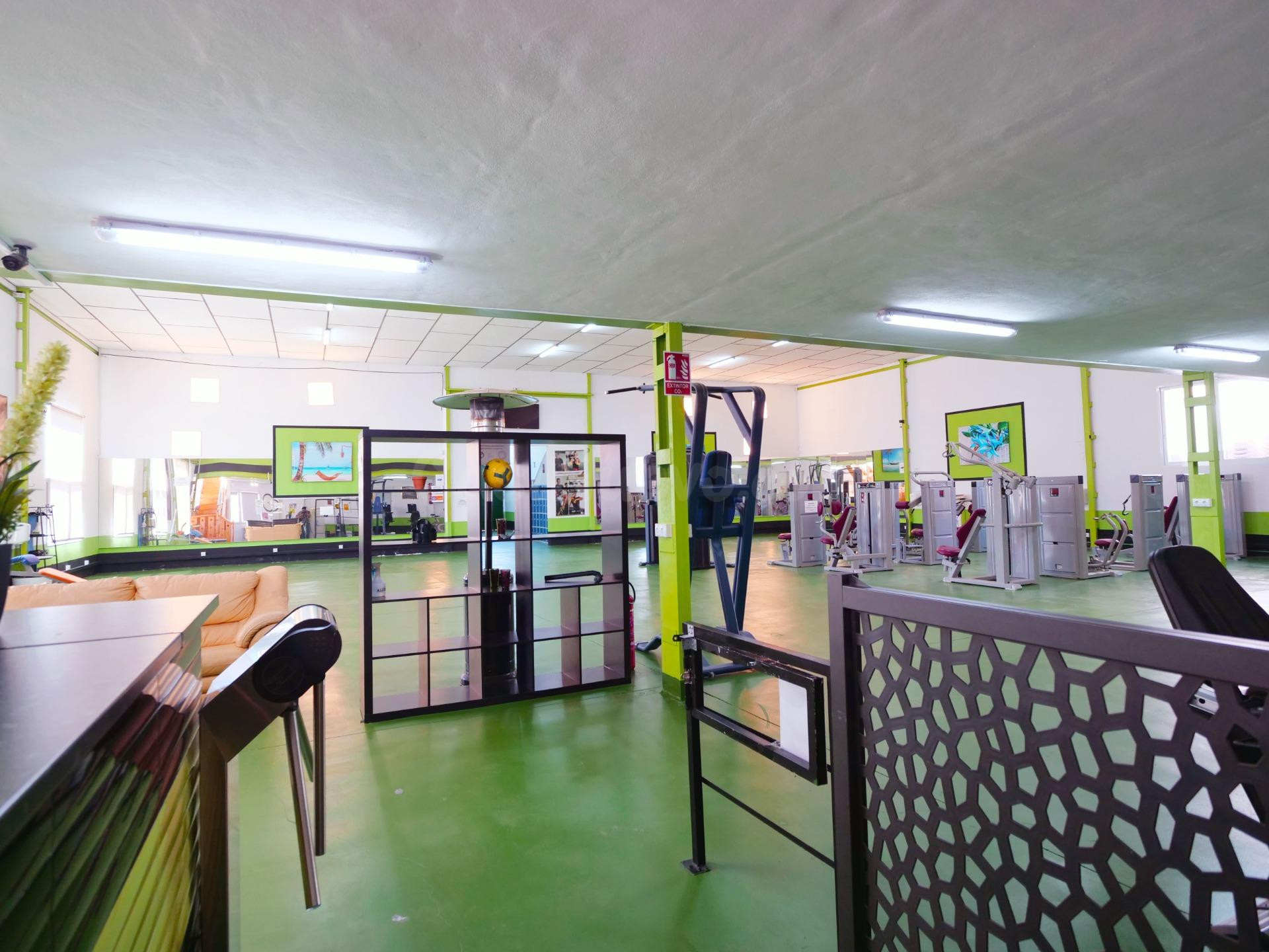 Local comercial con gran instalaciones cerca de Almoradi - foto 4