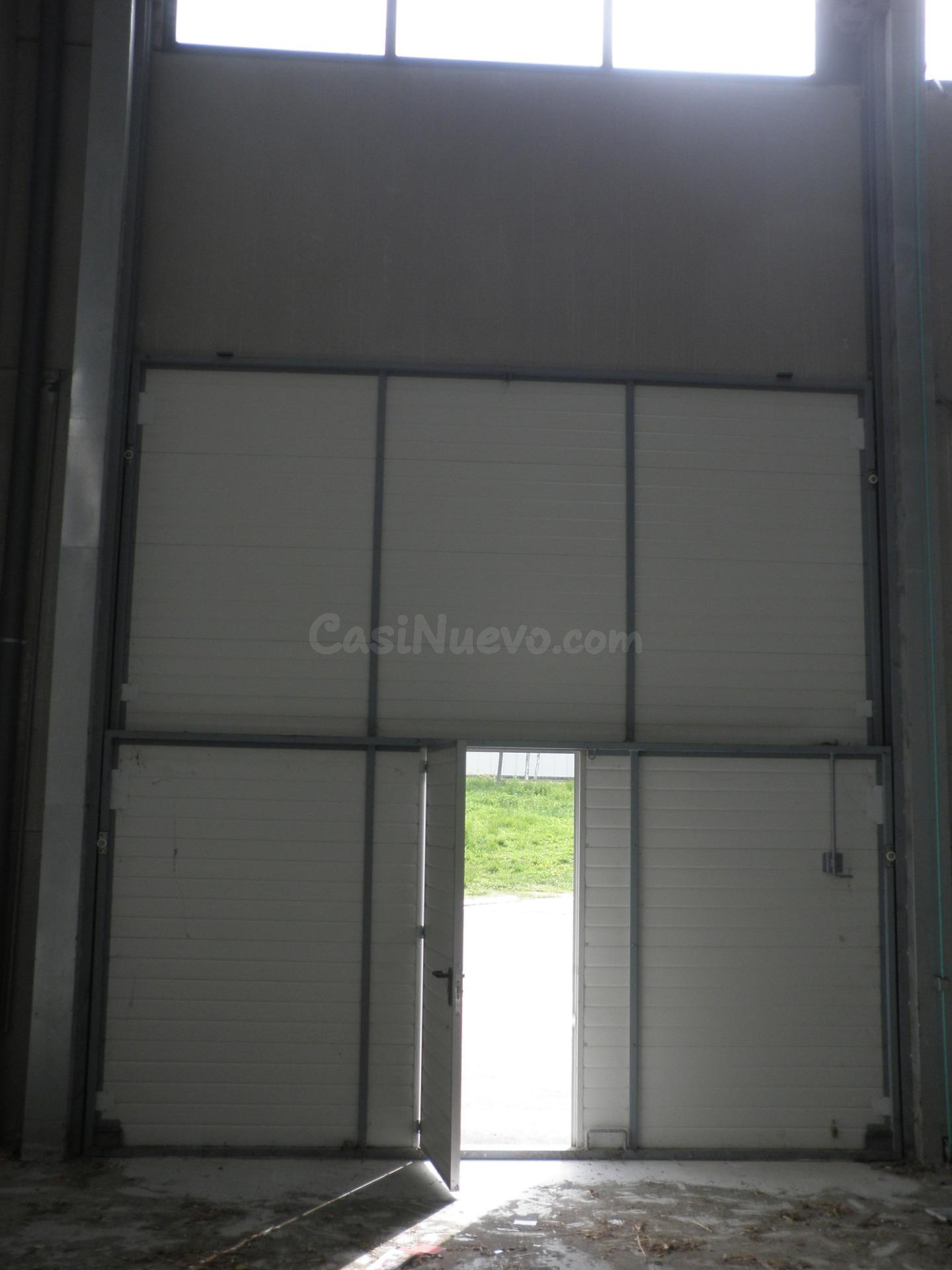 SE ALQUILA NAVE INDUSTRIAL POLIGONO DE AKABORRO IRURTZUN - foto 4