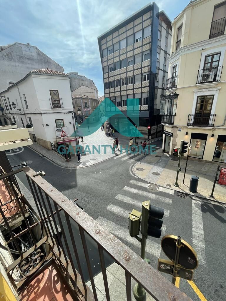 SE VENDE EDIFICIO EN LA PARTE ANTIGUA