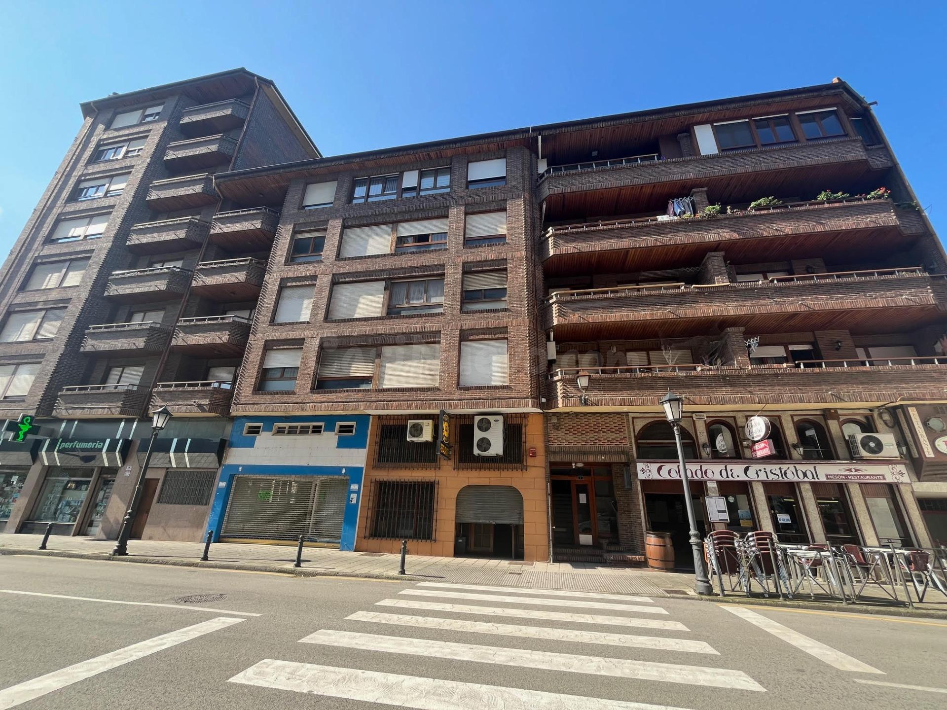 LOCAL COMERCIAL ACONDICIONADO COMO BAR COLINDRES