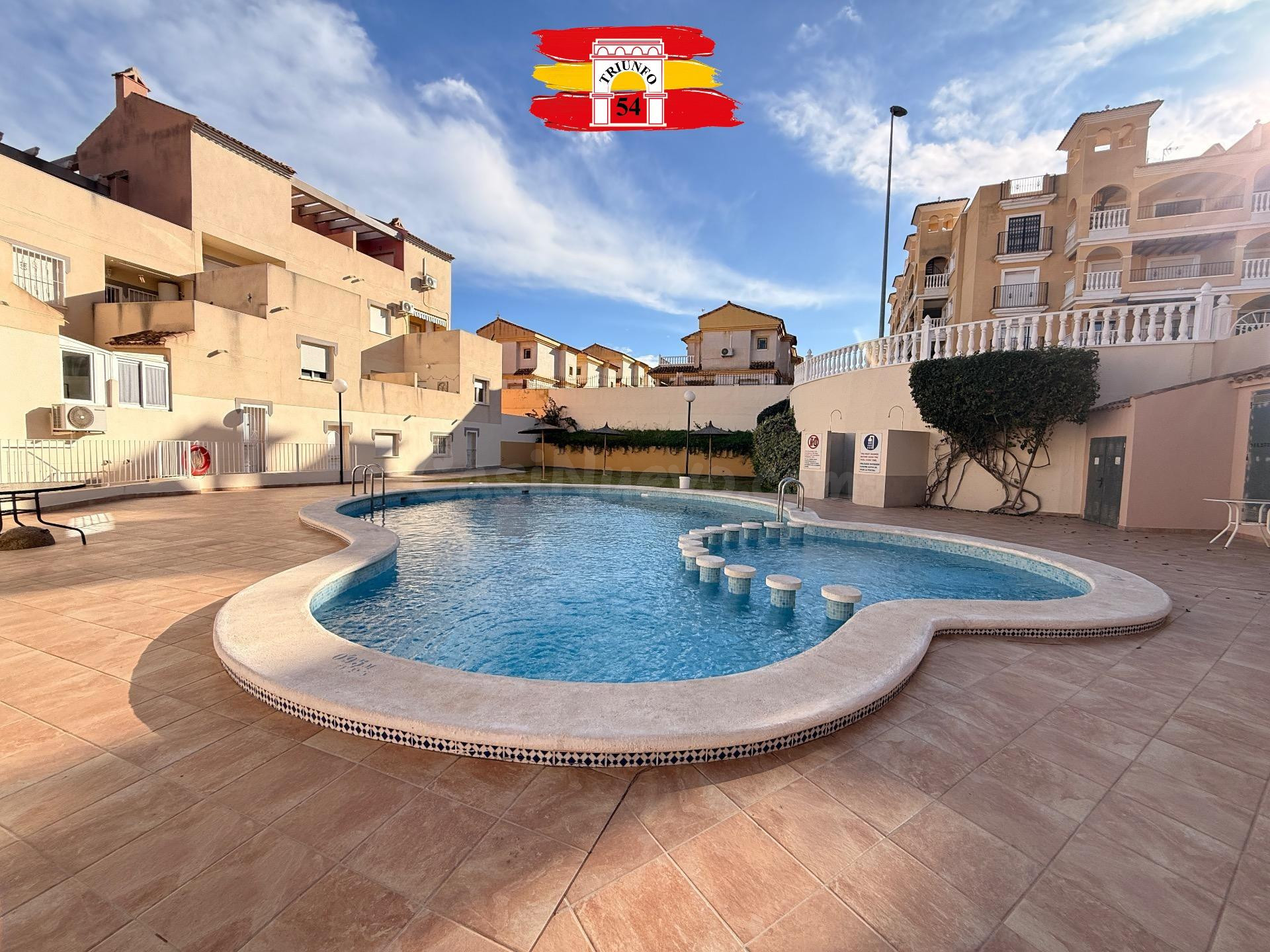 Planta Baja con Piscina, Garaje y Trastero - foto 2