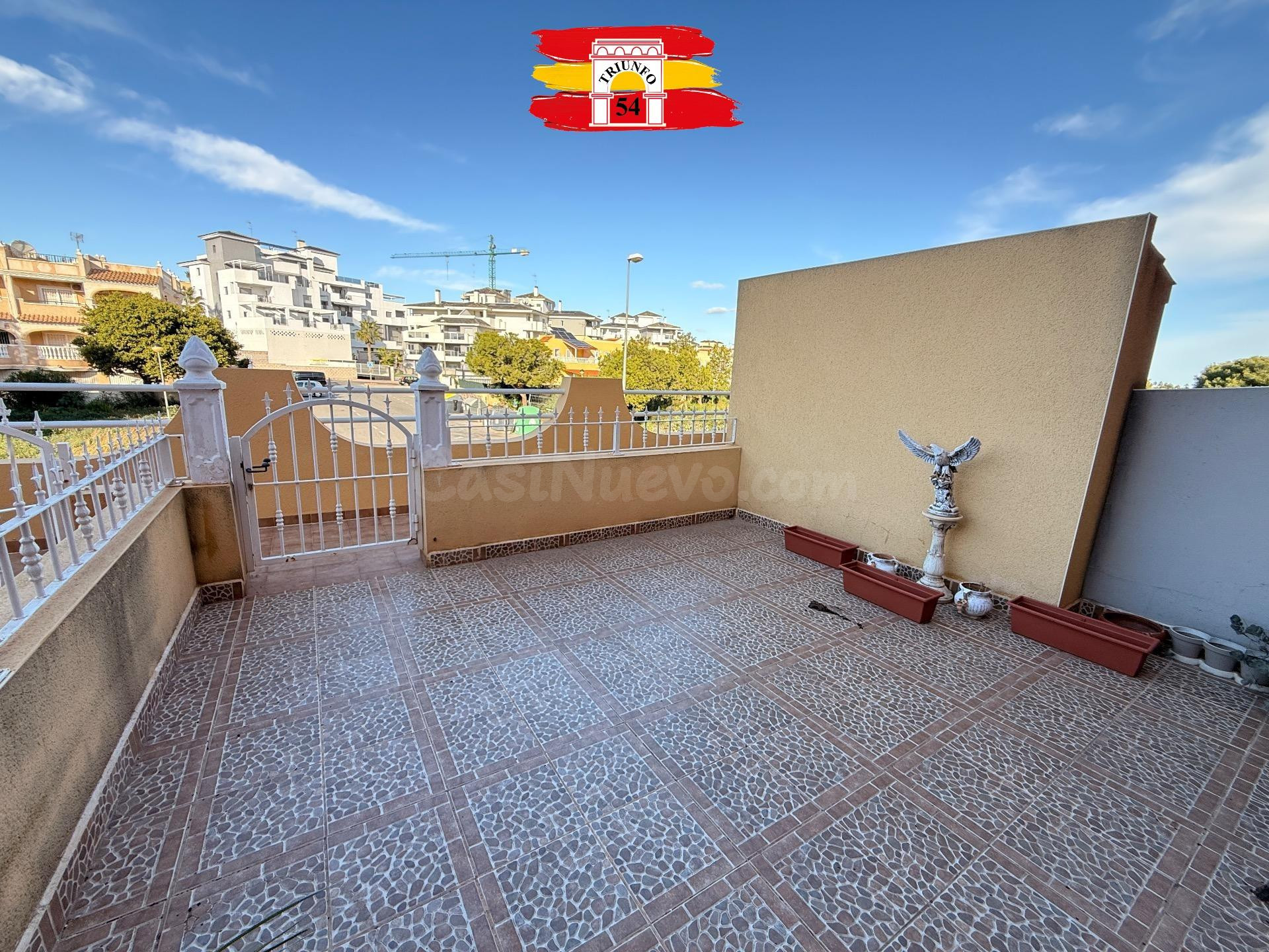 Planta Baja con Piscina, Garaje y Trastero - foto 3