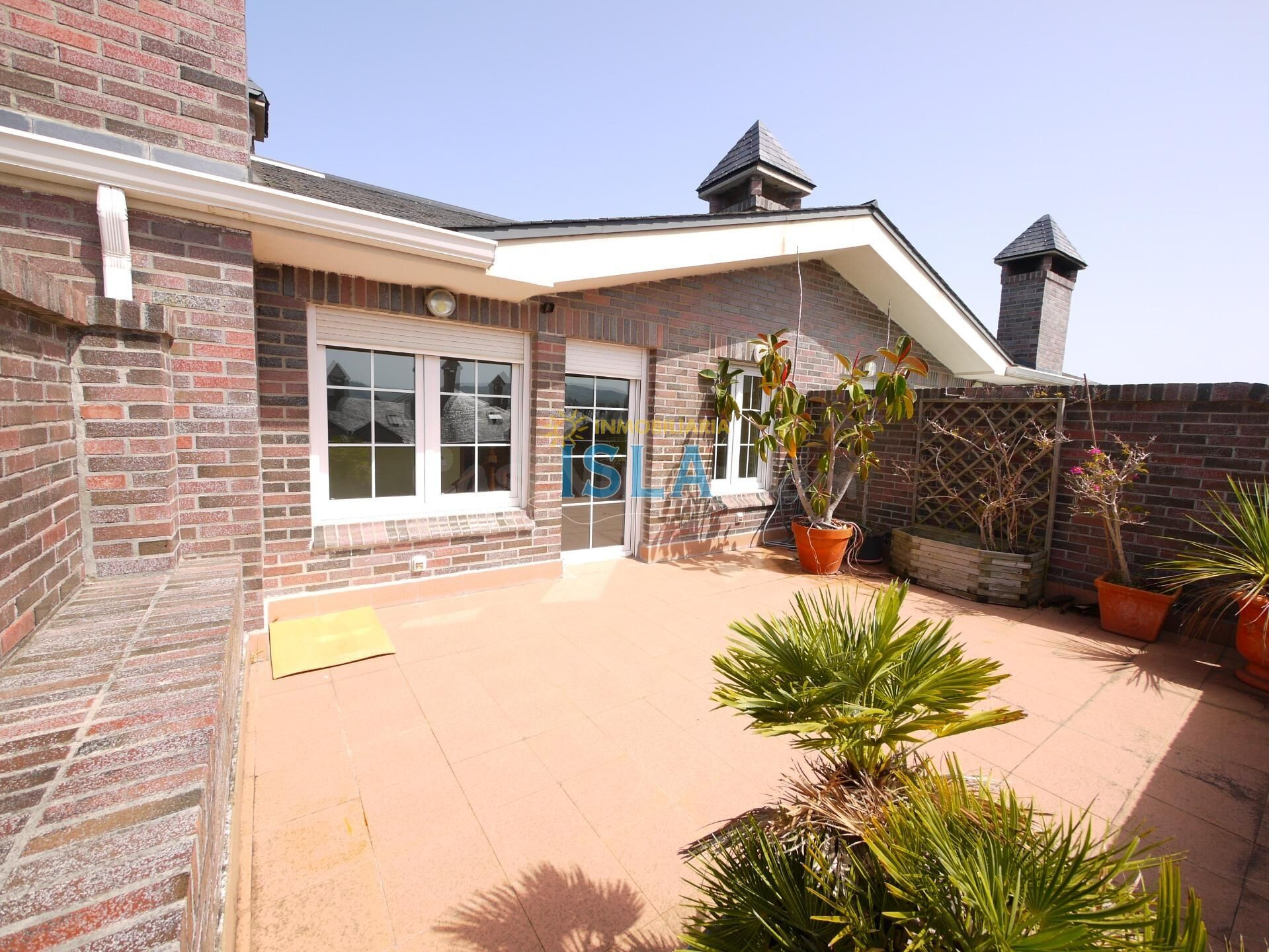 Chalet Adosado a pocos metros de la Playa