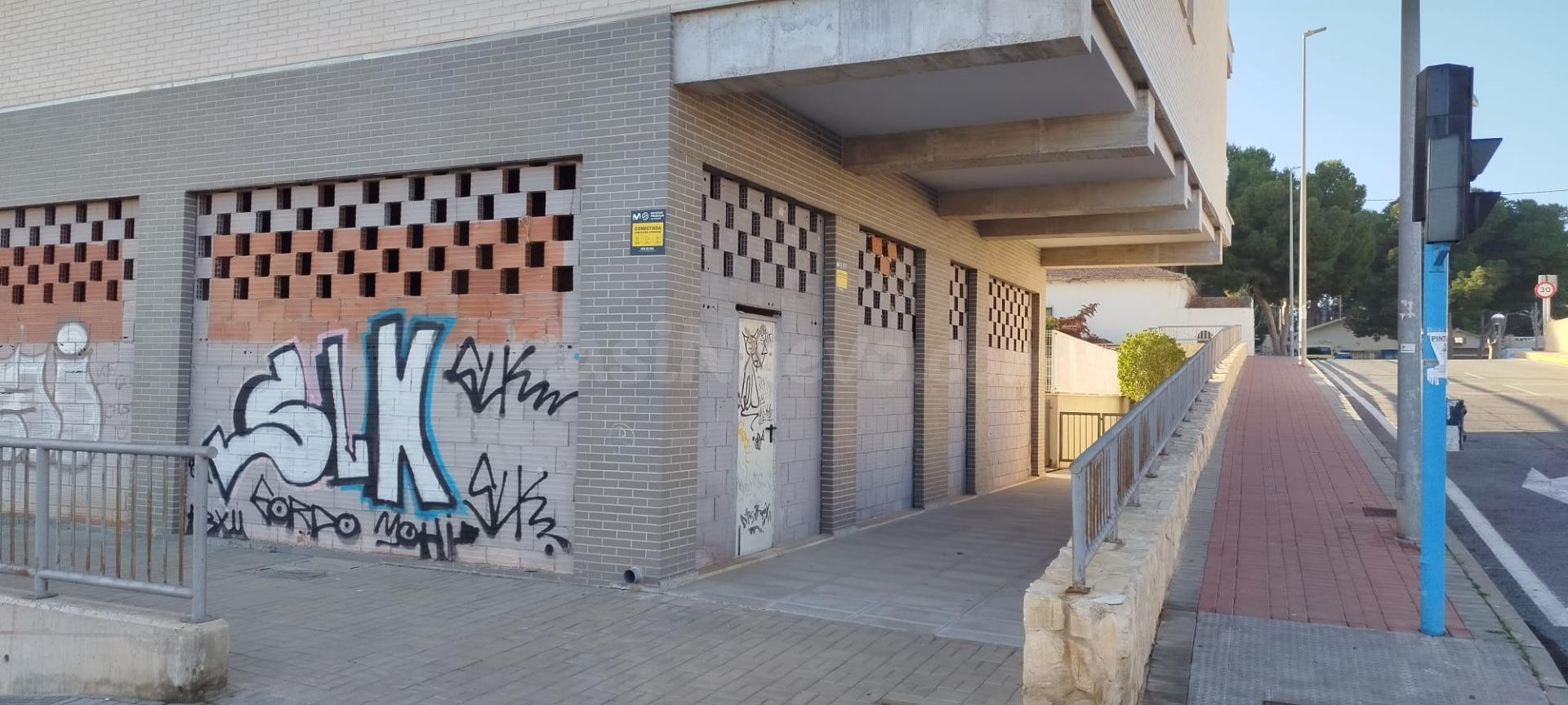 🔝 ¡Oportunidad única en la mejor zona de El Campello y en 2ª linea de la playa! Zona con mucho potencial. - foto 3