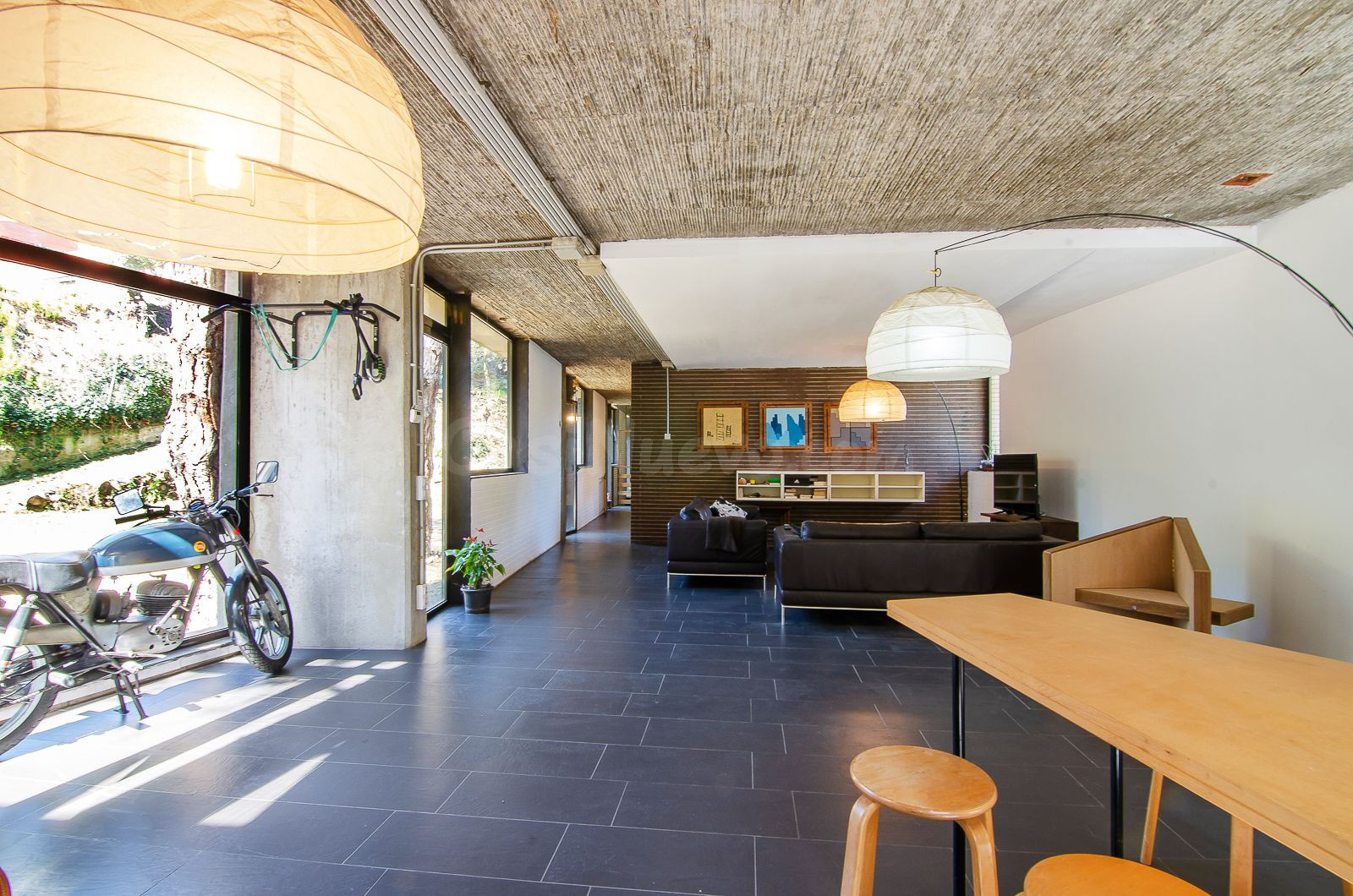 Casa Exclusiva con Diseño Moderno y Vistas Naturales - foto 5