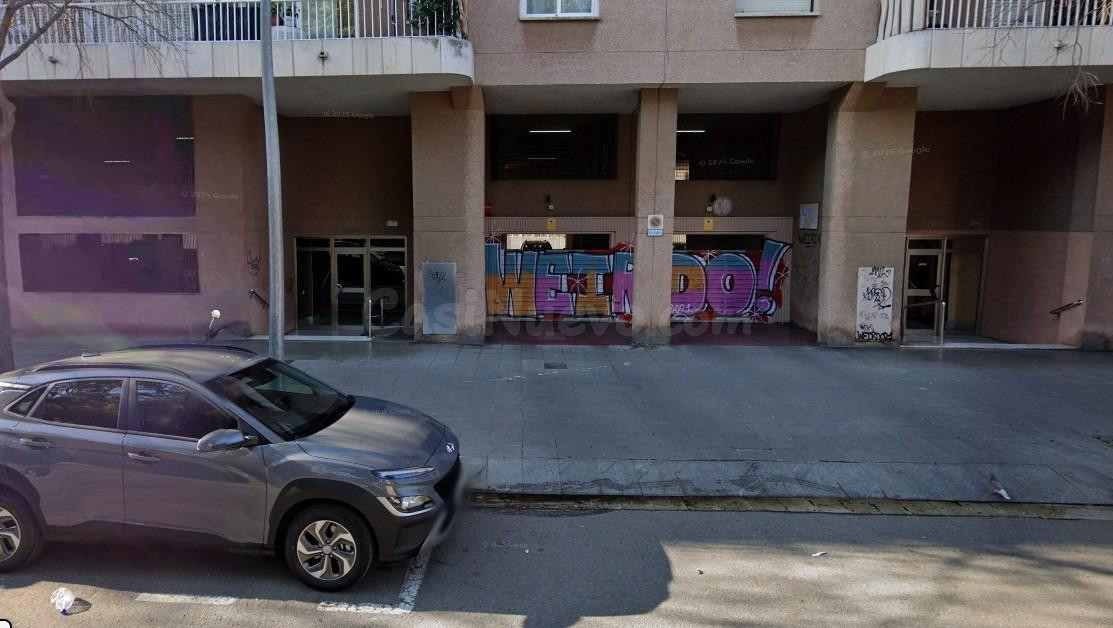 Amplia Plaza de Parking en La Marina Montjuic, Barcelona