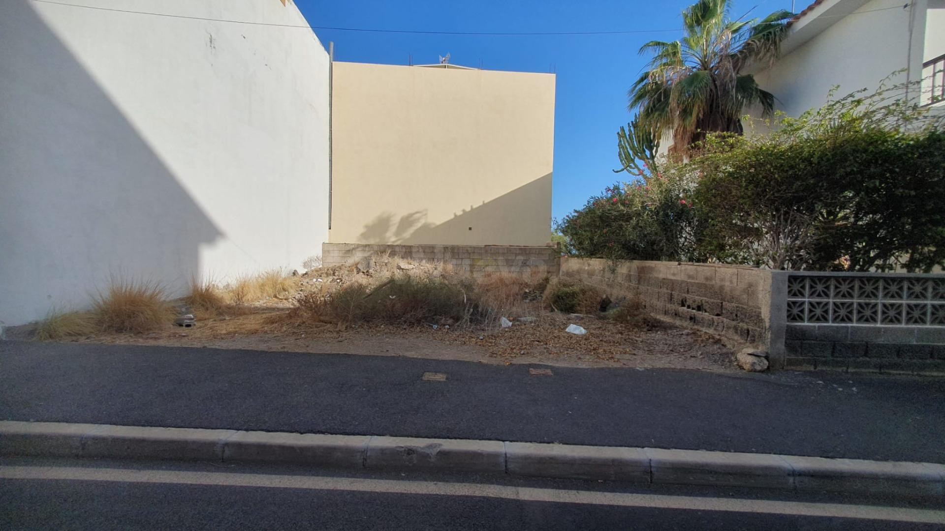 SE VENDE TERRENO URBANO EN SAN ISIDRO.