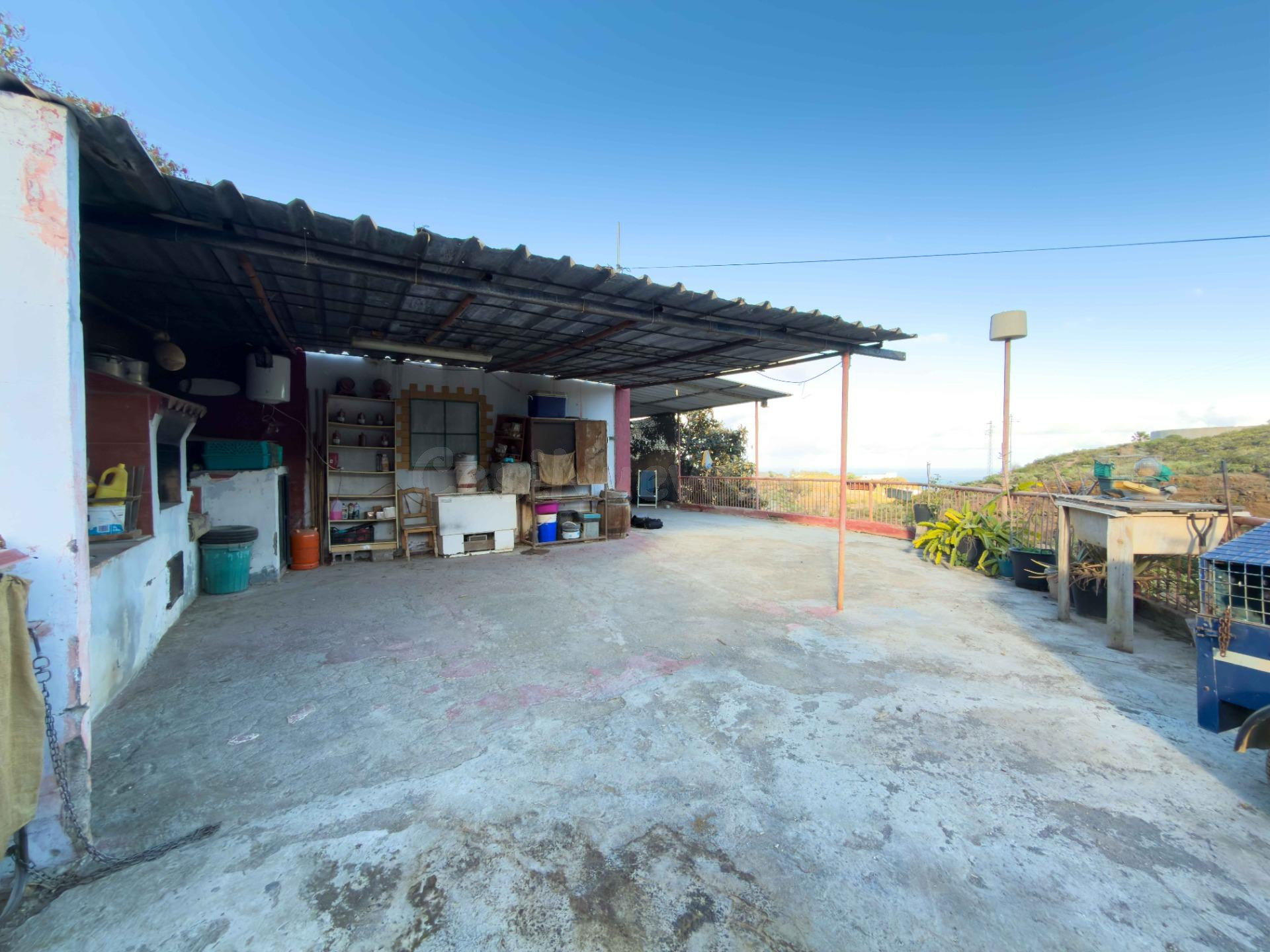 Casa independiente con terreno rústico
