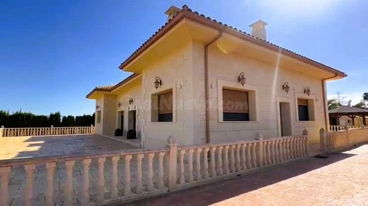 SE VENDE ESPECTACULAR CHALET EN ASPE (ALICANTE)