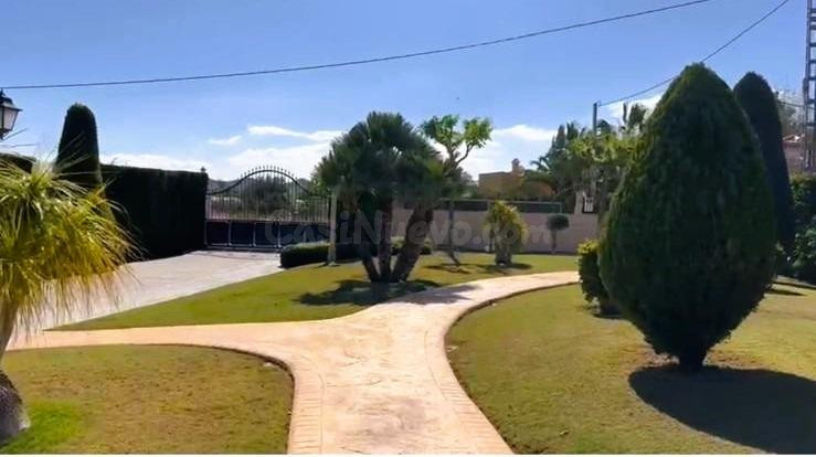 SE VENDE ESPECTACULAR CHALET EN ASPE (ALICANTE) - foto 2